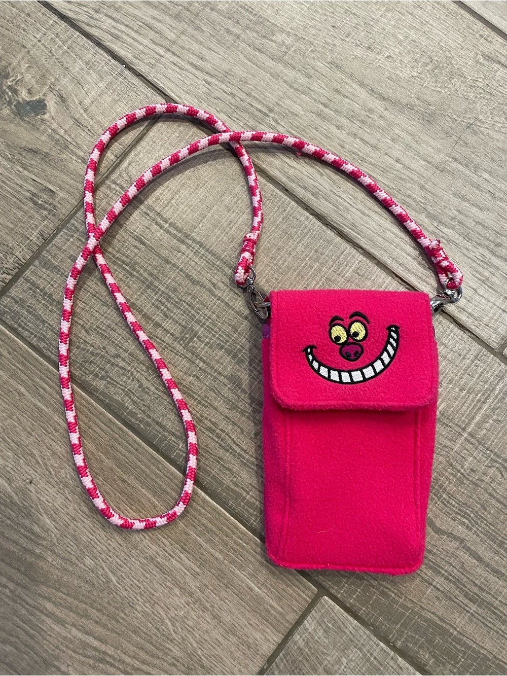 Disney Cheshire Cat Crossbody Phone Bag in Pink